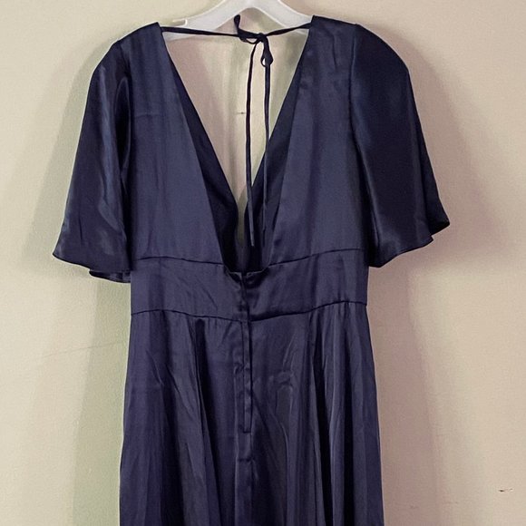 NWT! GALINA SIGNATURE Long Flutter Sleeve A-Line Bridesmaid Dress DAVID'S BRIDAL - Picture 8 of 13